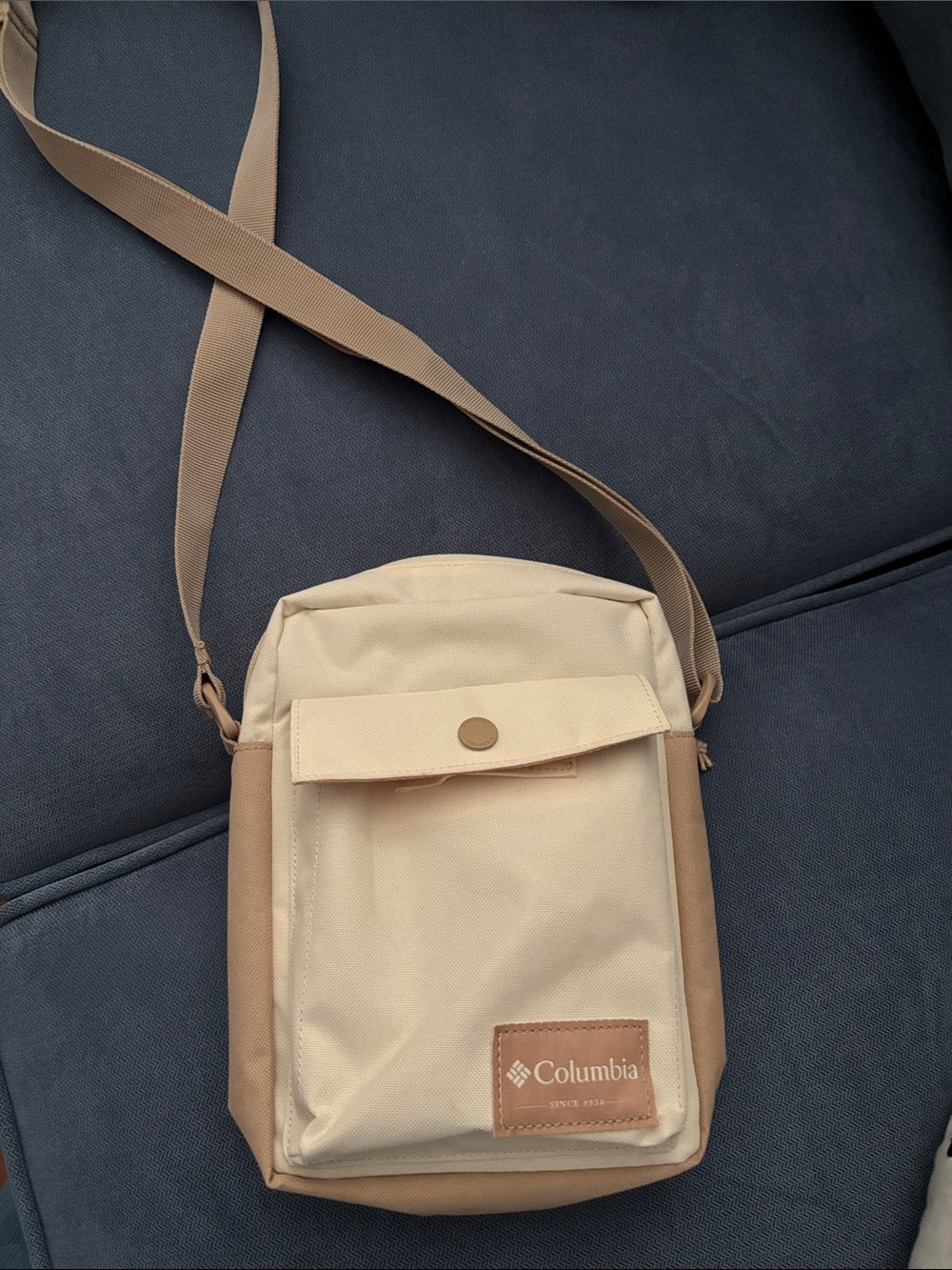 Columbia Two-Tone Beige/Tan Messenger Crossbody
